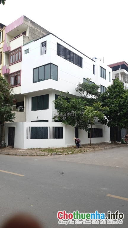 Cho thuê dài hạn nhà mặt phố 4 tầng tại khu ĐTM Văn Quán (Hà Đông)