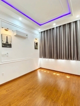 37. Nhà trệt lầu sau lưng Vincom Hùng Vương cách mặt tiền chỉ 1 căn nhà