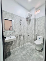 Cho thuê gấp nhà mặt phố Vũ Tông Phan, 4 tầng × 40m² × mặt tiền 5m, thông sàn, nhận nhà ngay.