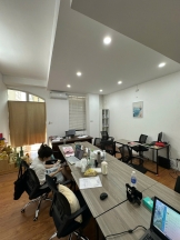 Cho thuê ngôi nhà mặt phố Hoàng Sâm, Cầu Giấy. DT 47m2 , MT 5m, 9 triệu/tháng. LH: 0916109086