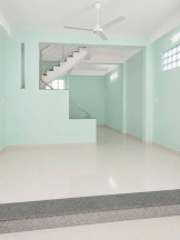 Cho thuê nhà 5x25m, 4 phòng ngủ, hẻm xe hơi Lê Văn Lương, có sân để xe hơi, giá 14 triệu