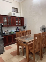 Cho thuê nhà mặt ngõ Thái Hà, 50m2 x 4 tầng, mặt tiền 4.1m, 25tr/tháng, vỉa hè, ô tô tránh