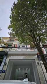 Cho thuê nhà ngõ 110 Trung Kính, DT 92m2 x 5 Tầng, Mặt tiền 4.2m, 9 phòng, Đường 12m, ô tô đỗ cửa.