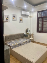 Cho thuê nhà ngõ 154 phố Đội Cấn Ba Đình 45m 5 tâng mặt tiền 4m
