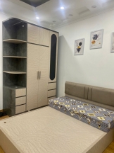 Cho thuê nhà ngõ 154 phố Đội Cấn Ba Đình 45m 5 tâng mặt tiền 4m
