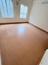 Cho thuê nhà nguyên căn phố HÀO NAM - 30m ra mặt phố 5 tầng 3 Phòng ngủ rộng, 1 phòng nhỏ - 4wc - Sân phơi rộng