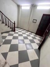 Cho thuê nhà nguyên căn phố HÀO NAM - 30m ra mặt phố 5 tầng 3 Phòng ngủ rộng, 1 phòng nhỏ - 4wc - Sân phơi rộng
