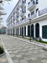 CHO THUÊ SH GÓC 5T -  500M2 SÀN, MẶT ĐƯỜNG 30M - SUNSHINE GOLDEN.