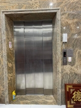 Mình cho thuê nhà lô góc, mới, Nam Trung Yên; vỉa hè 97m2* 5T- 31 Tr