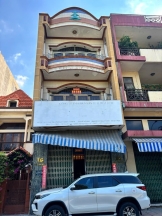 NHÀ CẦN CHO THUÊ Tại 16 Lê Tuấn Mậu, phường 13, quận 6, HCM cho thuê 1/2 nhà có 2 mặt tiền