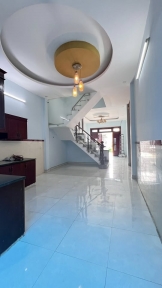 Nhà hẻm 6m, 4x16m, sẵn 2 máy lạnh, sạch đẹp, gần Uỷ Ban P, Chợ TX