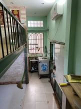 Phòng trọ cho thuê tại trung tâm quận 10 , dt 35m2, có gác lửng, thuận tiện đi làm đi học