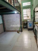 Phòng trọ cho thuê tại trung tâm quận 10 , dt 35m2, có gác lửng, thuận tiện đi làm đi học